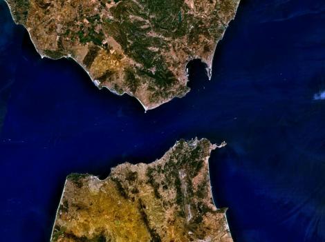 Estrecho de Gibraltar. (tomado de: http://upload.wikimedia.org/)