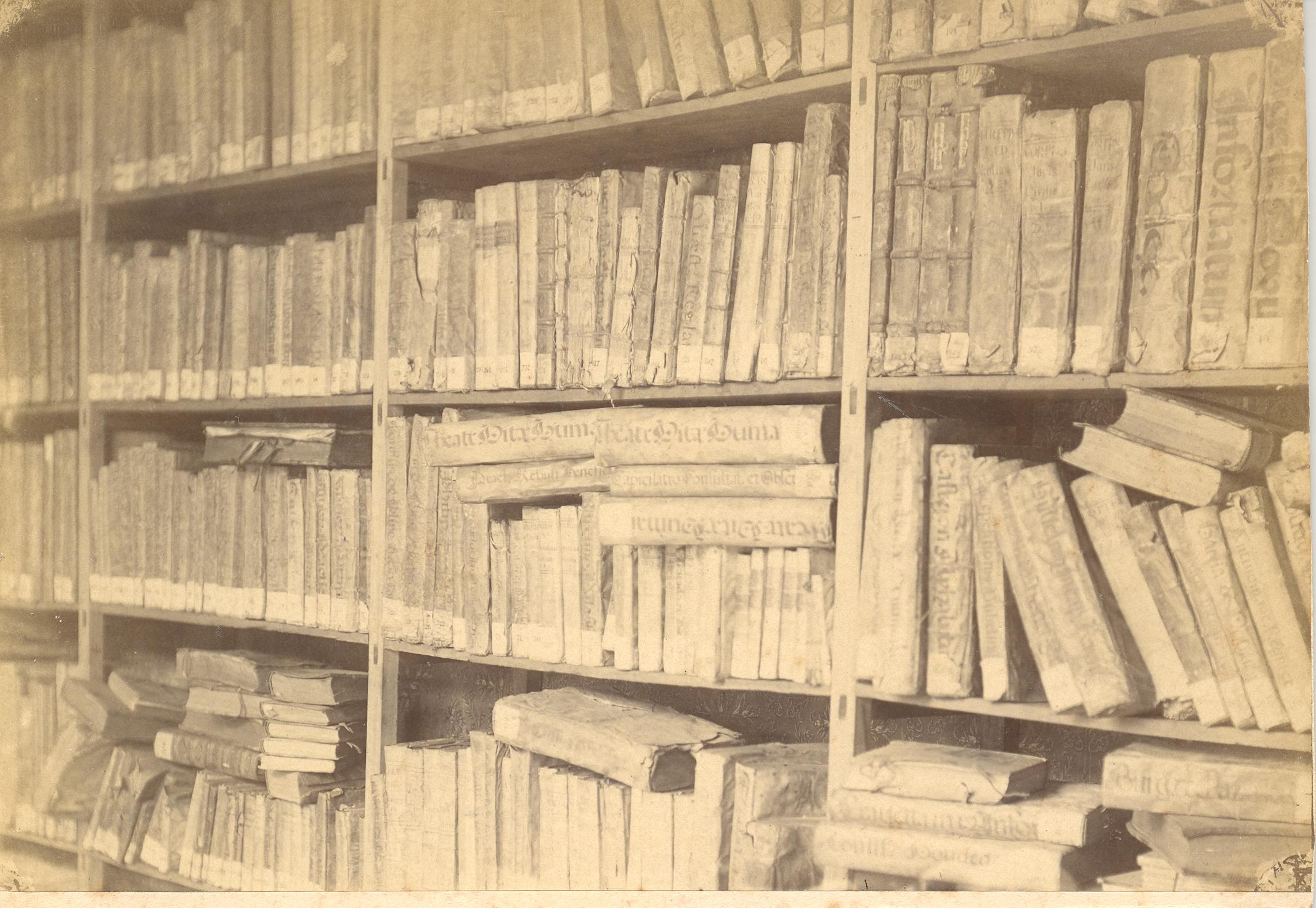 Por la época de su descubrimiento, Franco Quijano había sido bibliotecario del Archivo Histórico.