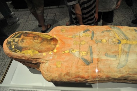 Detalle del torso de la momia Heráclides (www.redhistoria.com)
